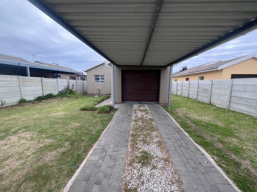 3 Bedroom Property for Sale in Overbaakens Eastern Cape